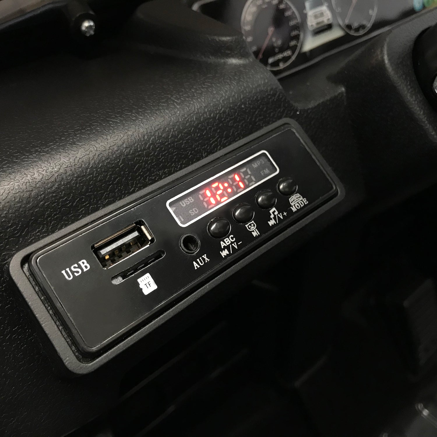 Carro montable con control Mercedes Benz negro LQ003