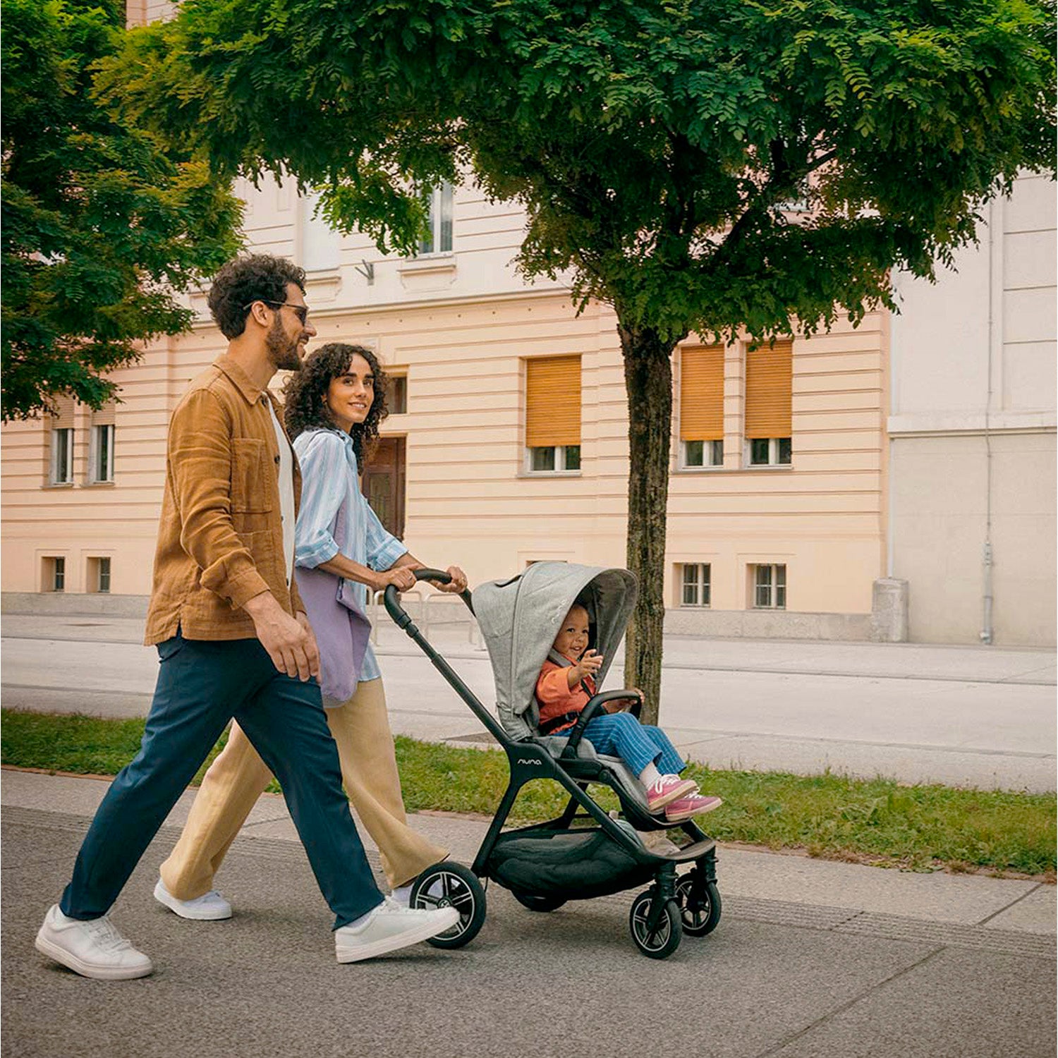 Coche  Bebe Nuna Triv Next  BMW Graphene