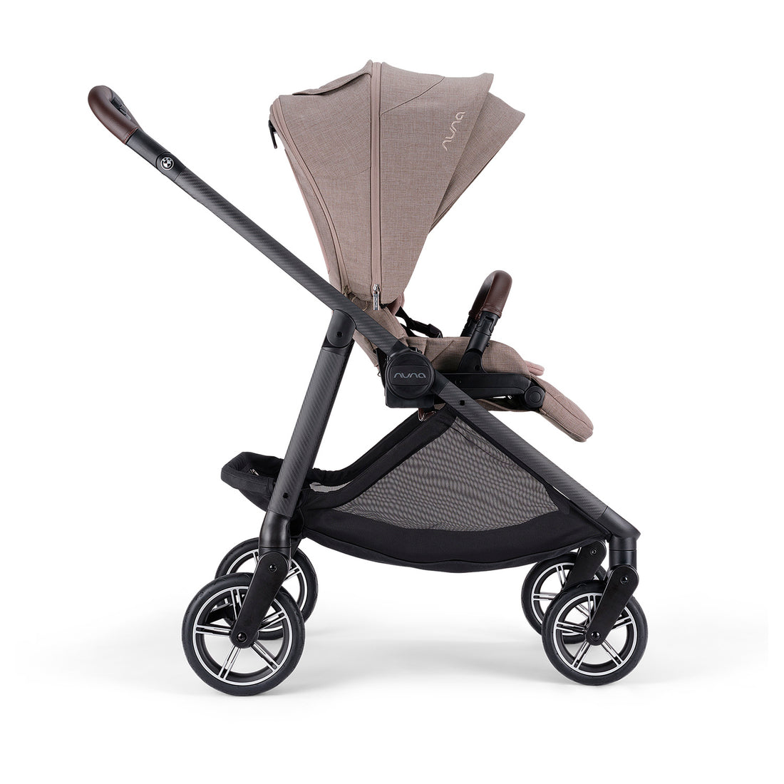 Coche de bebé compacto Nuna Swiv™ BMW Umber